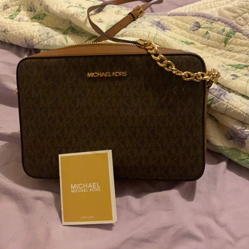 Michael Kors crossbody purse NEVER USED